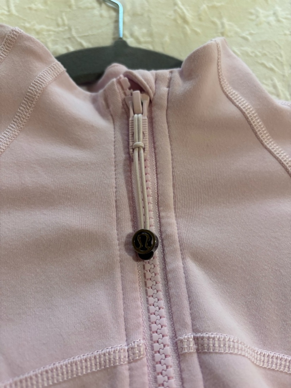 Lululemon athletica strawberry milkshake Define Jacket Nulu. BRAND NEW - Picture 5 of 7